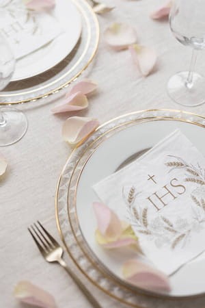 pol_pm_Serwetki-IHS-33×33-cm-zloty-89840_4